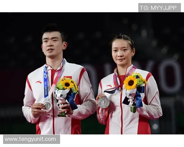 广州羽毛球队逆袭之旅揭秘：从低谷到巅峰的奋斗历程与精彩瞬间